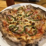 泡Awa de PIZZA - ベーコンとオニオンとピーマンのピザ❣️