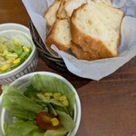 ラ・ガジガジ - セットのデニッシュ&サラダ