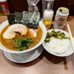 家系ラーメン大ちゃん - 本当にデカい！