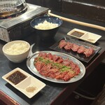 焼肉とワイン 八孝 - 