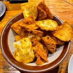 餃子ノ酒場 太陽ホエール  - カレー風味のパリパリ