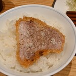 とんかつ ばんぶー - 特撰リブに岩塩と黒胡椒