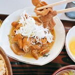 松屋ボート - “もつ煮込み”