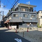 Mirow - 店の外観　※マンションの1階部分