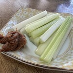 八百勇 - 