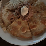 エルパンチョ - ケサディージャ　チョリソチリ¥1300
      (揚げてるサクサク生地にのったりピリ辛具材)