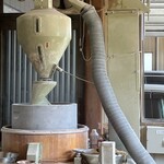 手打そば 草太 - 自家製麺用の石臼