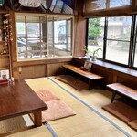 手打そば 草太 - 店舗内観２（カウンター席×２ と 掘りごたつ席×１）