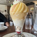 上野精養軒 本店レストラン - ピーチパフェ