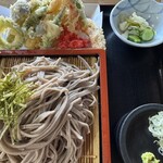 本格手打ち蕎麦・うどん 芭蕉苑 - 天ざるそば