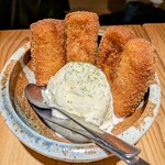 酒場とフライ ニコジ - 揚げフレンチトースト　ーミルクジェラート添えー