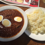 サファリ アフリカンレストランバー - オススメのドロワットです。
                                ランチメニュー
                                ドロワット DOROWATO 900円
                                HOT ★★★★★
                                スパイシーな鶏肉のシチュー