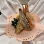 北斎 FINE DINING - 料理　アミューズ／三國シェフの師、アランシャペルが得意とされるフリット（川海老、メヒカリ、ワカサギ）
