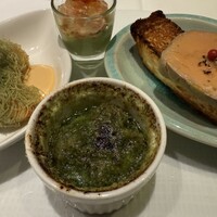 アンフュージョン - ポワトゥー・シャラン産 エスカルゴのオープン焼き