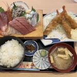 花いち - デラックス刺身定食　¥2,237