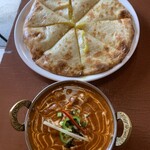 DURGA - 日替わりカレーセット　800円　チーズナンに変更＋200円