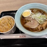 ワールド キッチンズ - 醤油ラーメン､チャーハンセット