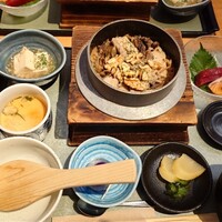 大山鶏と鮮魚 居酒屋 まいか - イベリコ豚とポルチーニ茸の釜飯御膳