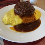 ピノキオ - 料理写真:オムライスはこうあるべき!まあ人それぞれですが。しっかりハンバーグを支えてくれている卵