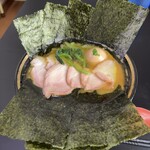 はじめ家 - チャーシューメン、のり、味玉、脂多め