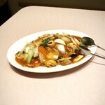 北京料理桂蘭 - 餡のとろみ感と味付け、麺の焼き加減、野菜のシャキシャキ感が絶妙な餡掛け焼きそばです(o^^o)