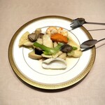 北京料理桂蘭 - まこもたけの海鮮炒めです(o^^o)