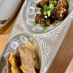 吟醸マグロ - ¥2,500クーポンのおつまみ(マグロの南蛮漬けとうなぎキモ)