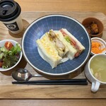 キッチン青海珈琲 - モーニング サンドイッチ + コーヒー