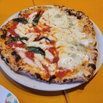 トラットリア・イタリア - ピザ