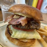 CARLY BURGER - ベーコンチーズバーガー980円、ポテトセット100円