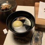 翡翠之庄 - 玉蜀黍（とうもろこし）饅頭清汁仕立て　松茸入りです