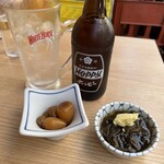 大衆酒場 晩杯屋 蒲田西口店 - ホッピー白セット、もずく、らっきょう