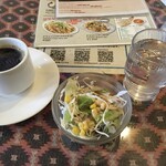 インド料理 パリワル - セットのサラダとソフトドリンク(プラス¥180)