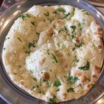 インド料理 パリワル - ガーリッククルチャ(プラス¥180でバージョンアップ！)