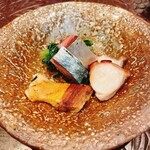 天ぷら たけうち - 関サバ、タコの燻製、ミンククジラの畝