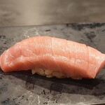 寿司栄 - 中トロ