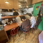 バキン - 店内、こんだけ！