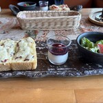 木のぬくもり 丘の上カフェ - 