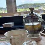 木のぬくもり 丘の上カフェ - 