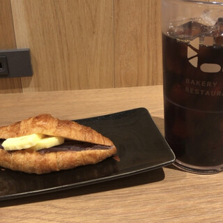 BAKERY RESTAURANT C_0