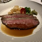 上高地ルミエスタホテル - ディナーの看板メニュー　和牛のローストビーフ