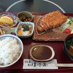 美登路 - とんかつ定食1,550円（税込）