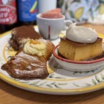 ピッツェリア トラットリア ダ オカピート - レモンクリームのアラゴスタ プリン ティラミス ピスタチオクリームのカンノーリ