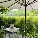 イレブンシス ティールームス - レイクガーデンが見える方のテラス席