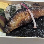 刷毛じょうゆ 海苔弁山登り - 料理写真:海苔弁　銀だら西京焼き