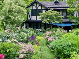 イレブンシス ティールームス - この後伺ったルセヴィラさんも見られました