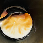 肉汁水餃子 餃包 - 黒蜜杏仁豆腐