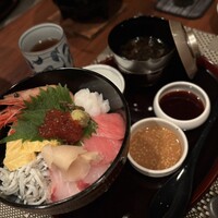 日本料理 初海 - 