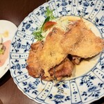 旬彩居酒屋 ねぎ - とりももステーキ　2切れ食べちゃってます。