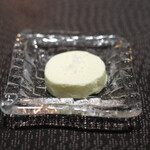 Élan - ランチコース 7865円 のバター